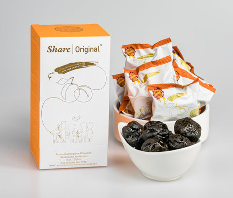 ShareOriginal Pflaume – fermentierte grüne Frucht mit Kräutermantel.